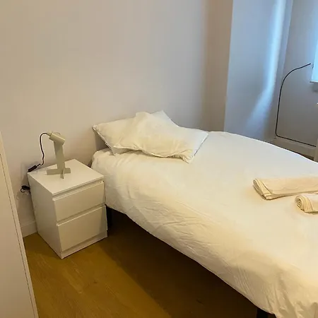 Piso Estacion De Tren -bus Soleado Lägenhet *