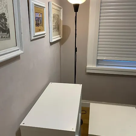 Piso Estacion De Tren -bus Soleado